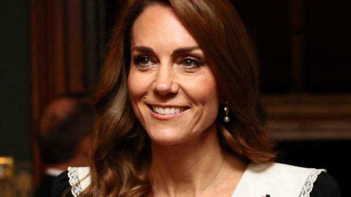 Princess Kate is resplendent in symbolic jewels for sombre outing