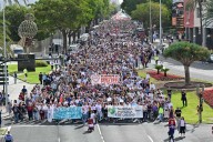 Multitudinaria manifestación en Cádiz por la sanidad pública: "La privatización mata"