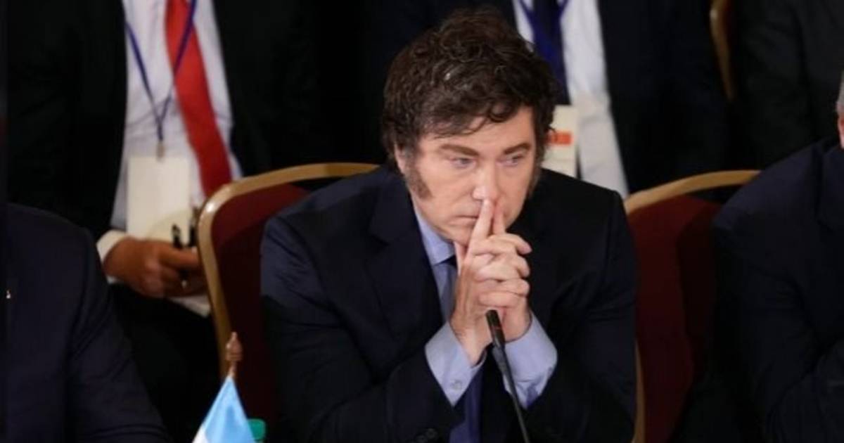 El presidente canceló el viaje al sorteo del Mundial en Washington