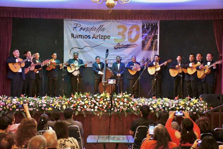 La Rondalla de Ramos Arizpe le canta al amor; festeja tres décadas de música y sentimiento