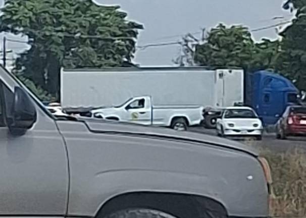 Bloquean carretera ‘La 50’, en Navolato; SSPE confirma liberación