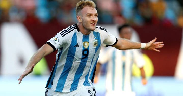 River quiere a Luciano Gondou, el delantero que ya pasó por las inferiores y brilló en Argentinos