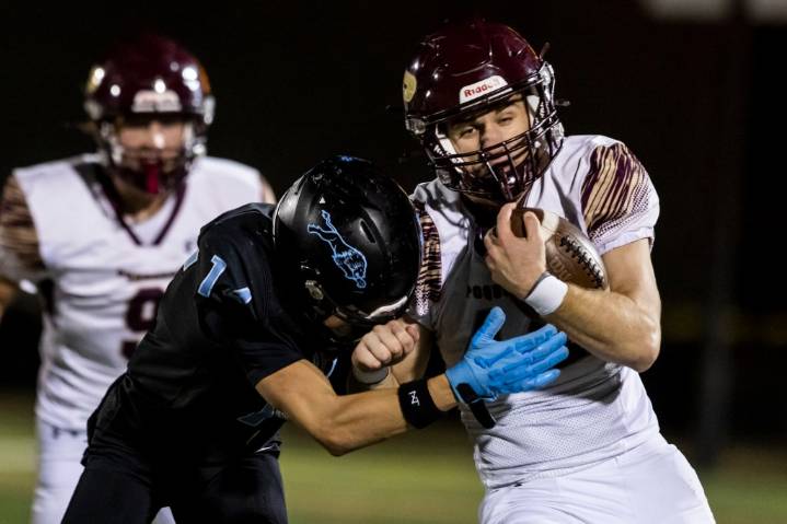 Poquoson hangs on with late touchdown, defensive stand to beat Armstrong for region title