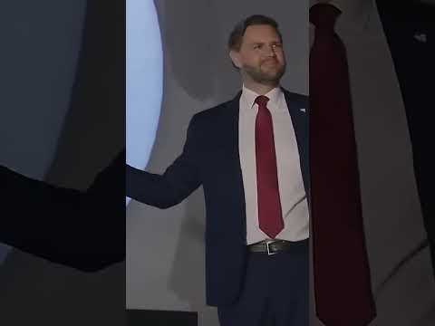 Lip reader reveals exchange between Erika Kirk & JD Vance during Turning Point USA event #shorts