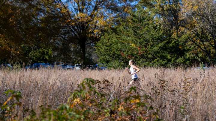 Padua, Anna Bockius run to wins in D