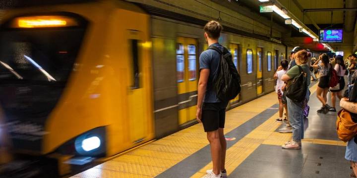 Cómo sacar el “pase libre” para viajar gratis en transporte público durante la Noche de los Museos