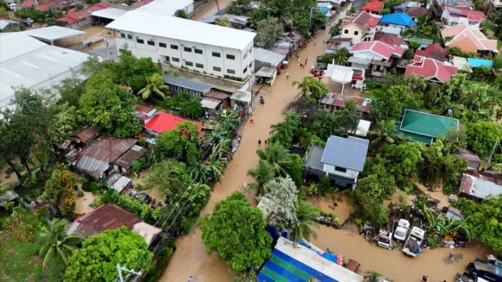 Imágenes aéreas muestran la devastación causada por el tifón Kalmaegi en Filipinas