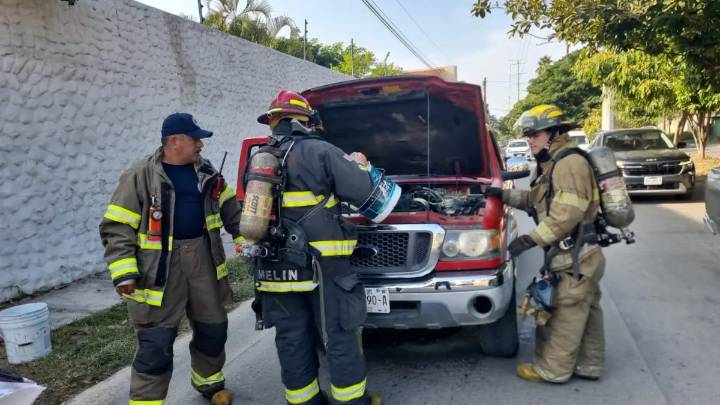 Aparatoso conato de incendio moviliza a vecinos en la colonia Gaviotas