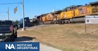 Santa Fe: un tren chocó a un camión y el conductor salió ileso