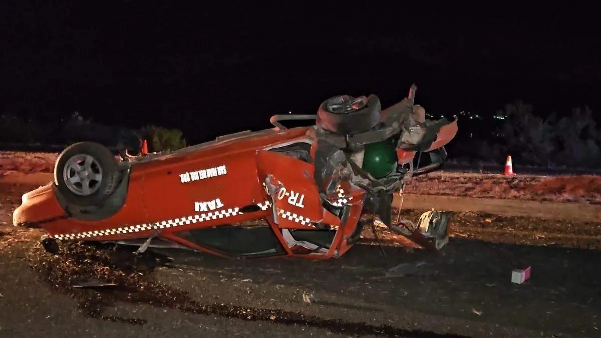 Taxista y un hombre murieron en brutal choque