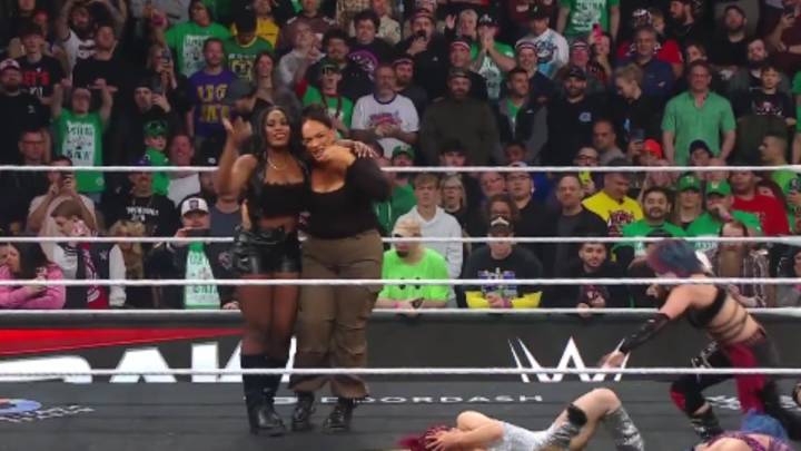 New WWE Women’s Tag Team Champions Crowned On Raw