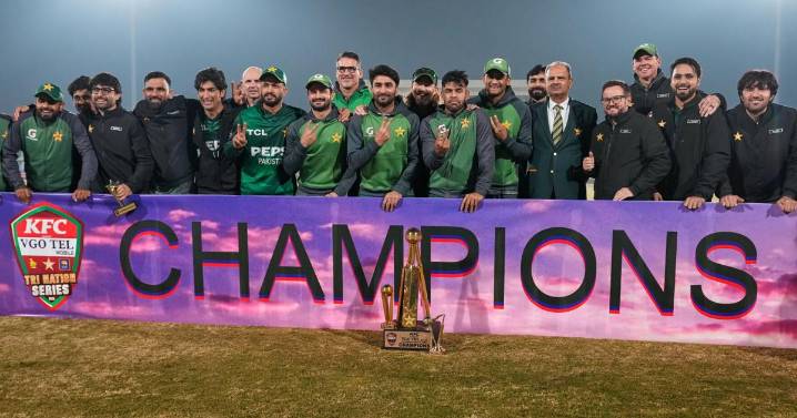Pakistan spins out Sri Lanka for 114 to win T20 tri