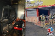 Consume incendio un restaurante de pollos; no hubo heridos