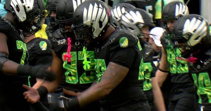 Oregon FB: Ducks move up to No.8 in latest CFB Rankings
