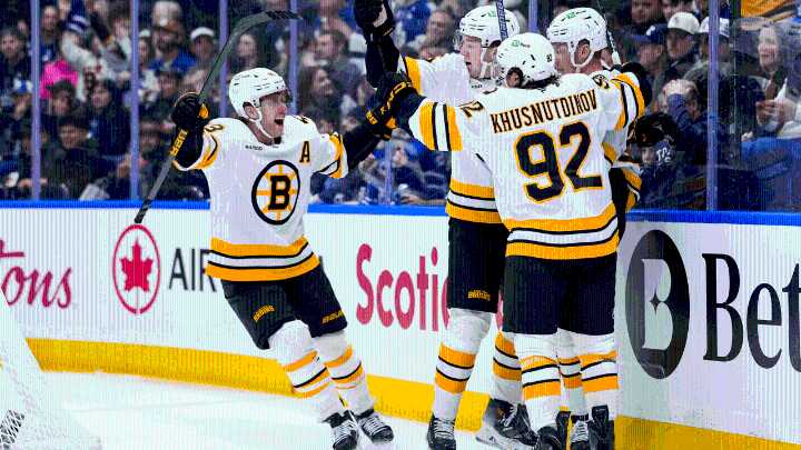 Geekie has 2 points, Bruins top Maple Leafs for 6th straight win
