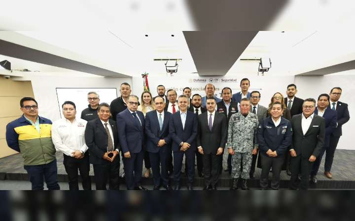 Gobierno de México se compromete a reforzar seguridad en carreteras