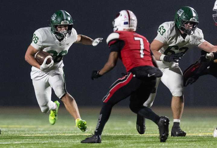 Drew Engle runs wild, leads Twin Valley to District 3 4A championship over Susquehanna Township