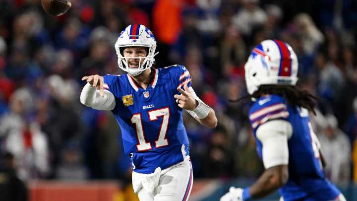 Bills vs. Buccaneers predictions, picks, odds: Who wins NFL Week 11?