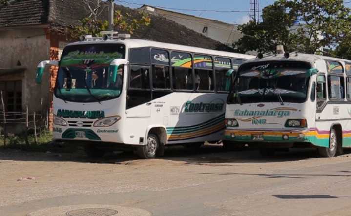 Un bus se incendió durante la ruta San Andrés