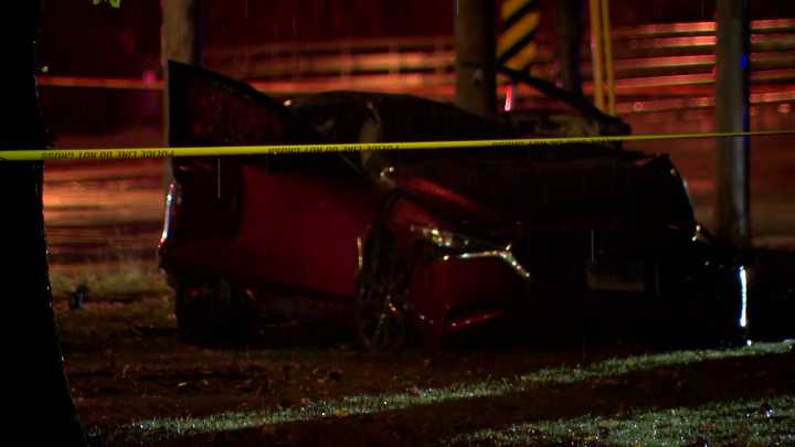 Driver dead after crashing into tree near 35th and Dakota