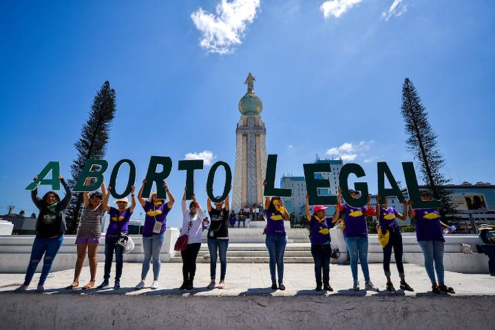 Defender el derecho al aborto en la era Bukele: “No queremos hacernos las valientes”