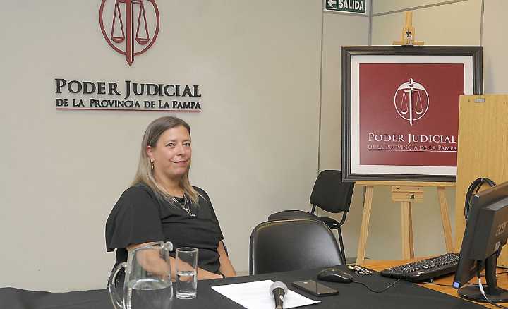 "Faltan más mujeres en los lugares de decisión"