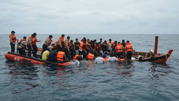 Death toll hits 27 after Rohingya migrant boat capsizes off Malaysia