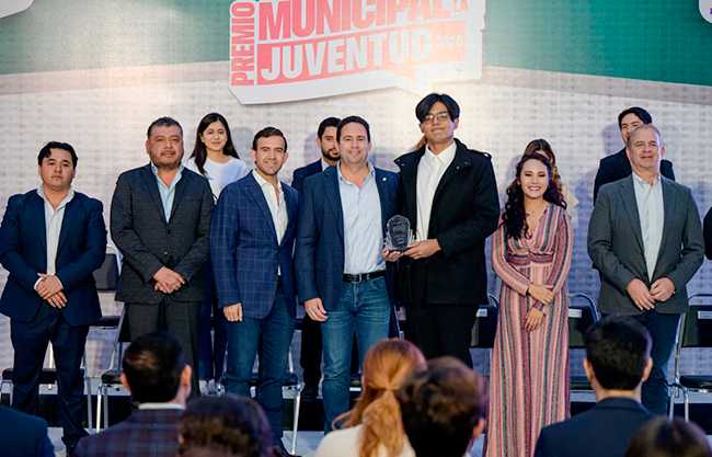 Reconoce Javier Díaz papel de la juventud en el desarrollo de Saltillo