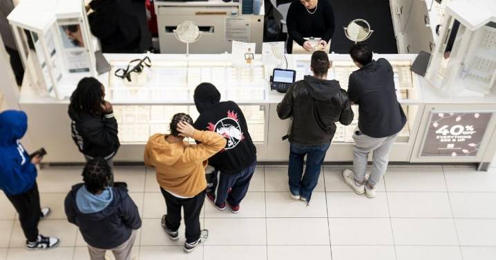 What time do the stores open on Black Friday?