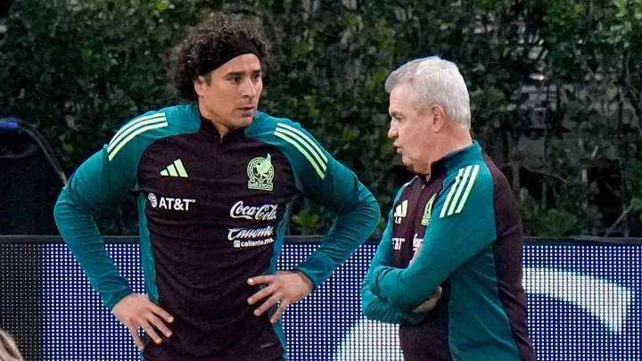 Guillermo Ochoa rectifica y ratifica a Javier Aguirre