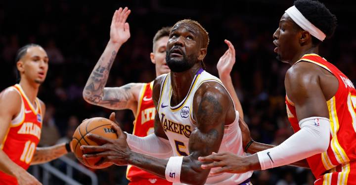 JJ Redick says Deandre Ayton’s MRI was ‘clean,’ expected back at end of week