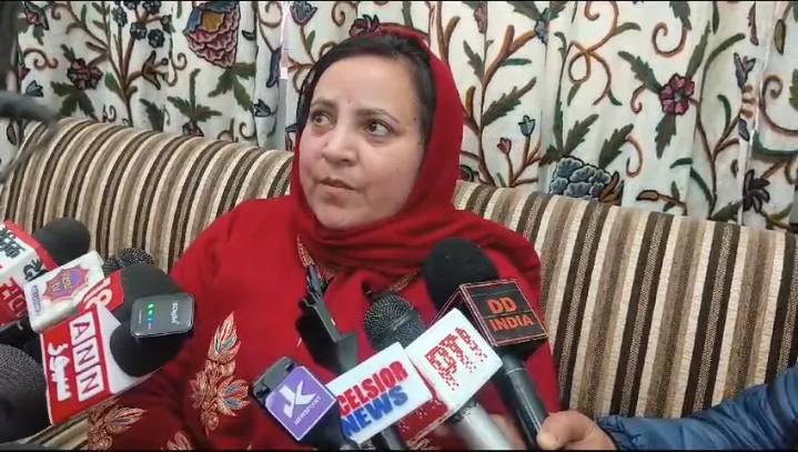 Winter vacation upto 8th standard from first week of December: Sakina Itoo