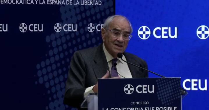 Martín Villa lamenta que «ahora se prefiere ser nietos de la Guerra Civil que todos perdimos a ser hijos de la Transición que todos ganamos»