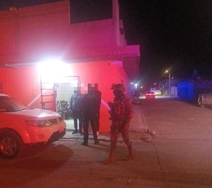 Sujetos armados irrumpen en vivienda y privan de su libertad a adolescente, en Apizaco