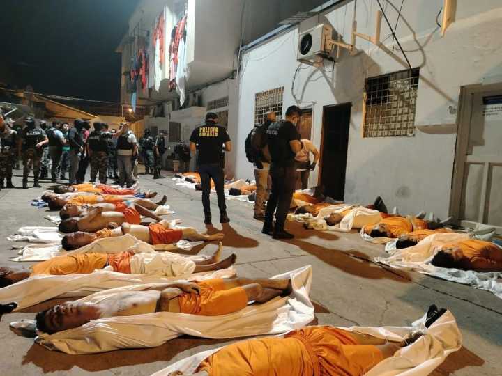 Dos bandas narco, una venganza brutal y el traslado a una prisión estilo Bukele: cómo fue la masacre con 31 muertos en una cárcel de Ecuador