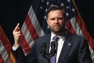 Ahora JD Vance impulsa la idea de frenar la inmigración legal