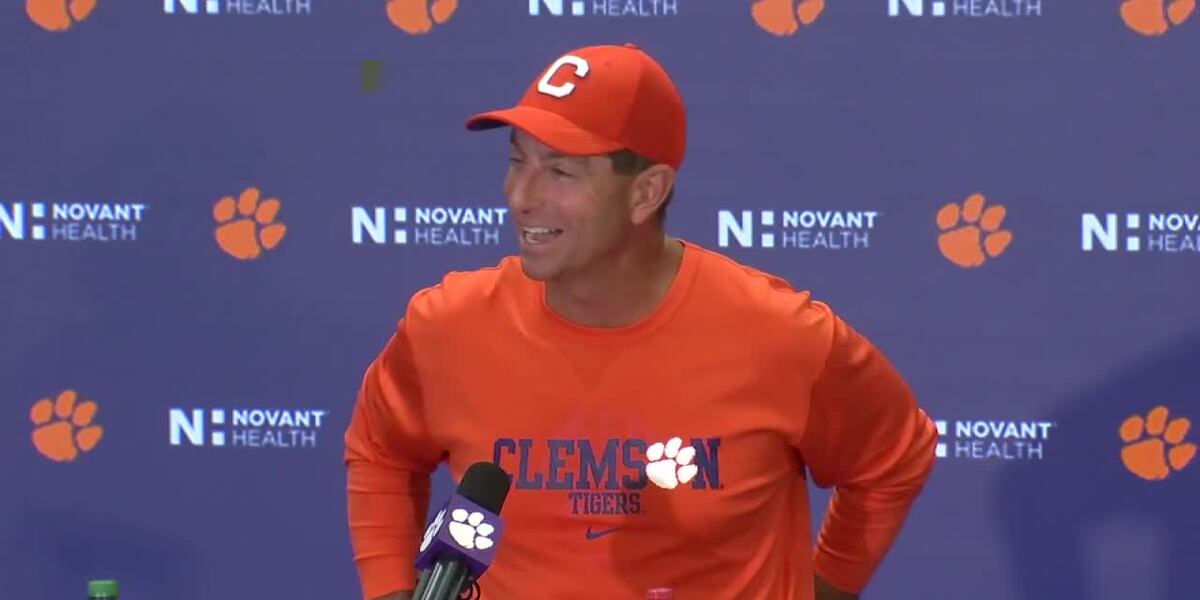 Clemson welcomes former DC, now Oklahoma Head Coach Brent Venables back to Death Valley