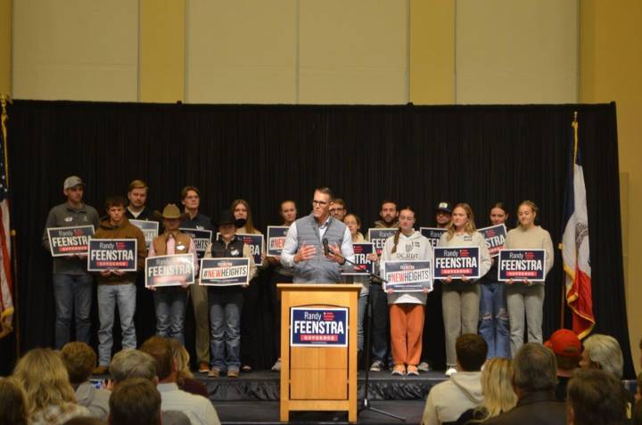 Feenstra sets sights on Rob Sand at Sioux Center tour launch for governor