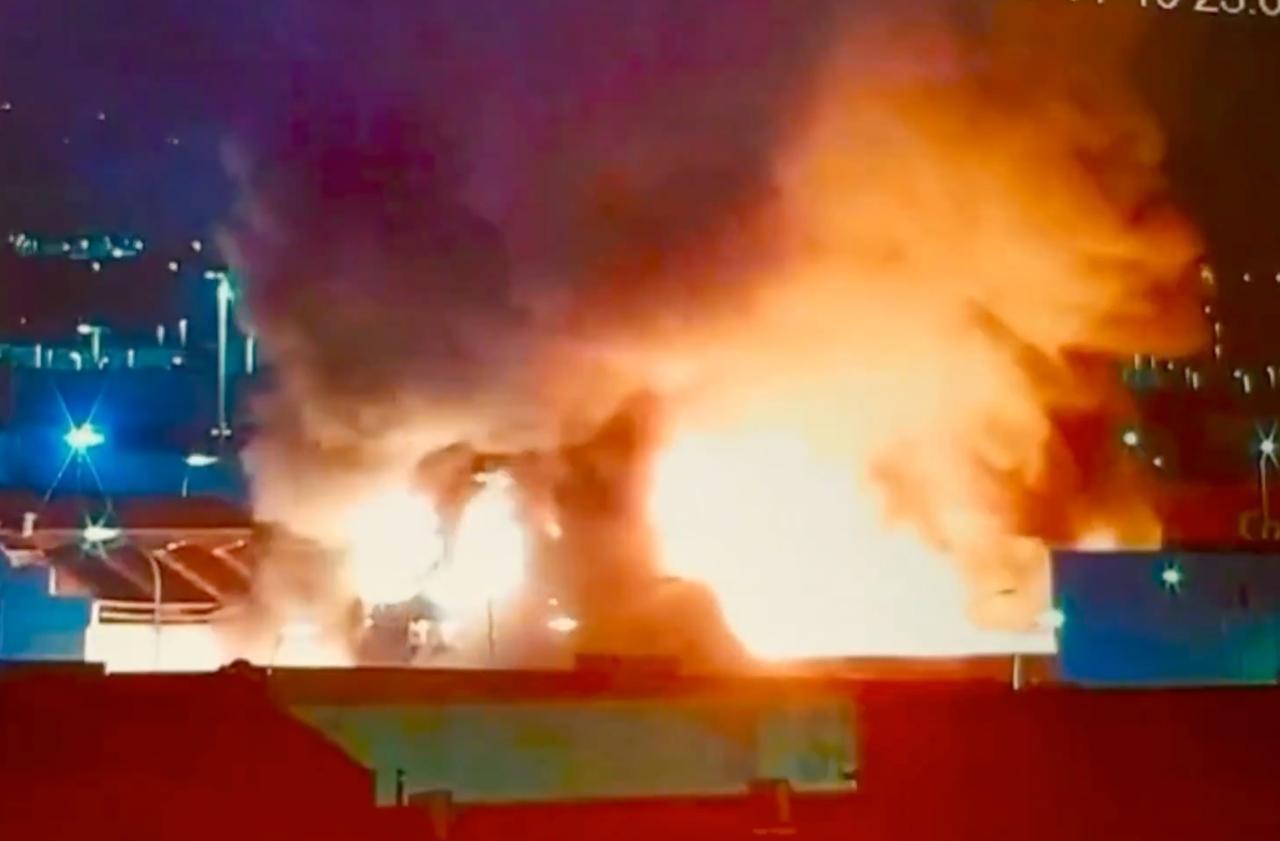 Incendio en la Ciudad del Transporte de Castellón: explosiones y una empresa calcinada