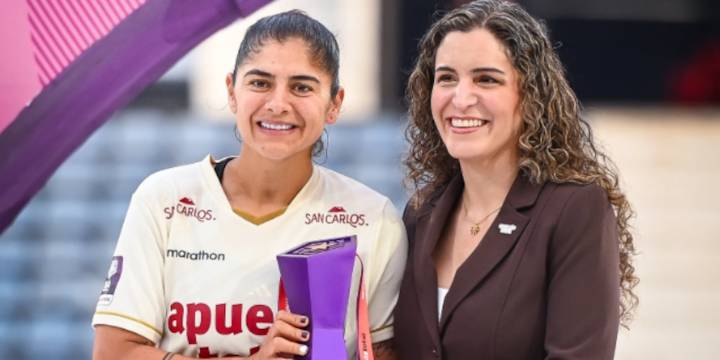 Catalina Usme se consagró campeona en el fútbol peruano: la colombiana fue elegida MVP de la gran final