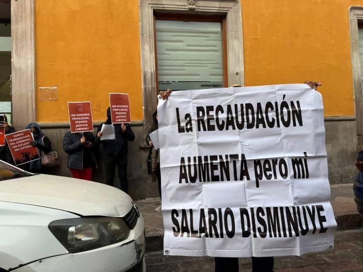 Paro de labores en el SAT de Querétaro