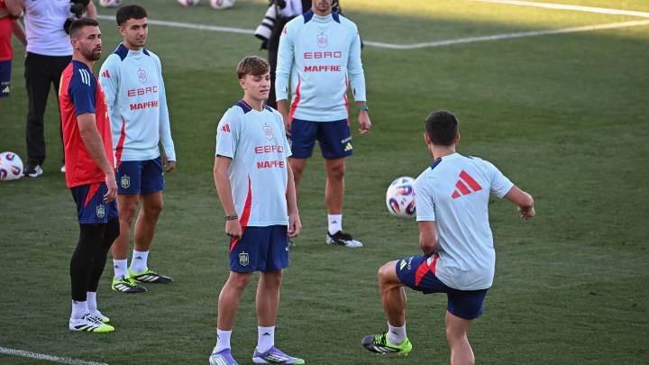 Se desvanece su sueño de jugar el Mundial con España: Pasa de ser convocado con la absoluta a ser llamado por la Sub