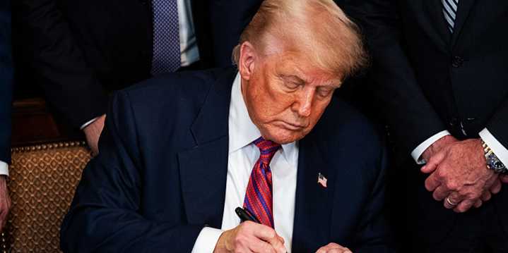 Trump pardons MLB legend and 'Celebrity Apprentice' cast member for 30