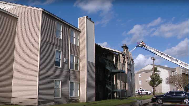 2-alarm fire displaces 4 families in West Lake Forest: NOFD