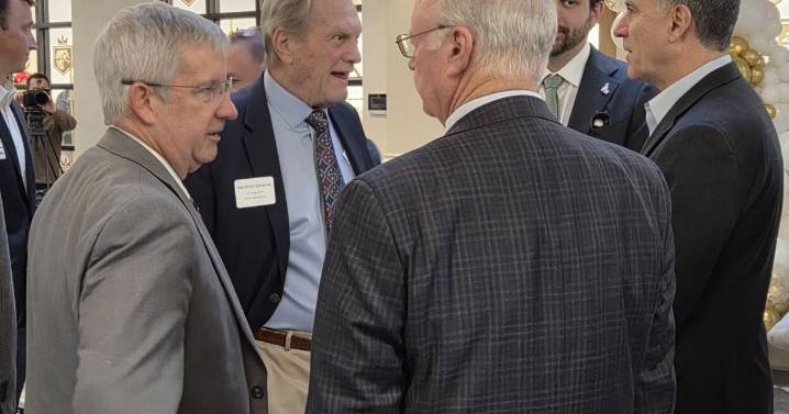 Simpson downplays criticism of Trump by Dems