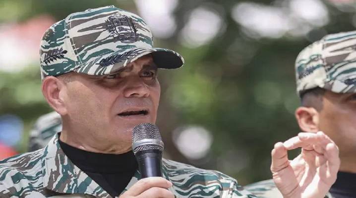 Vladimir Padrino López: La democracia se construye en Venezuela de la mano del Poder Popular 1 de noviembre de 2025 | País Subrayó que la FANB siempre tiene que estar al servicio del pueblo, en cualqu