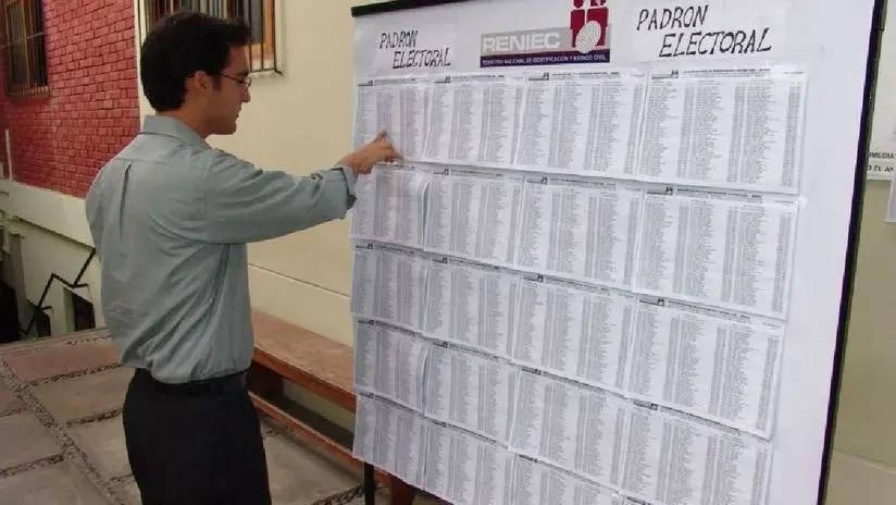 Reniec entrega al JNE el padrón electoral preliminar para las elecciones generales 2026