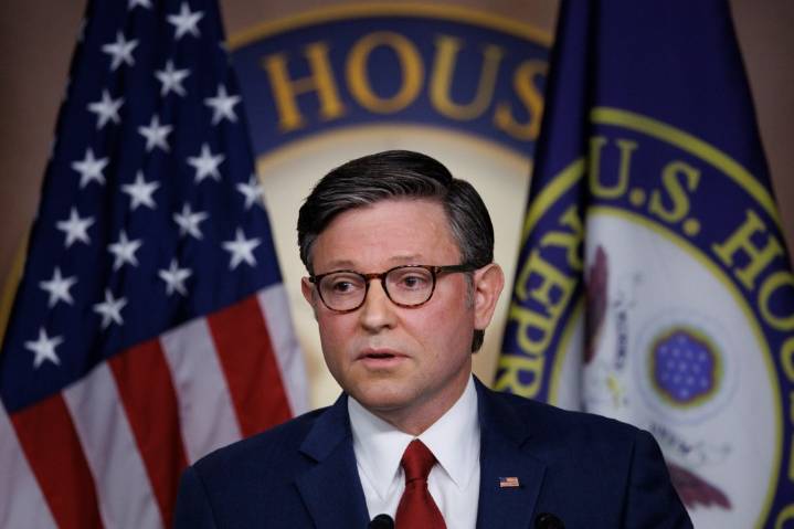 Plan to end government shutdown inches forward in Congress