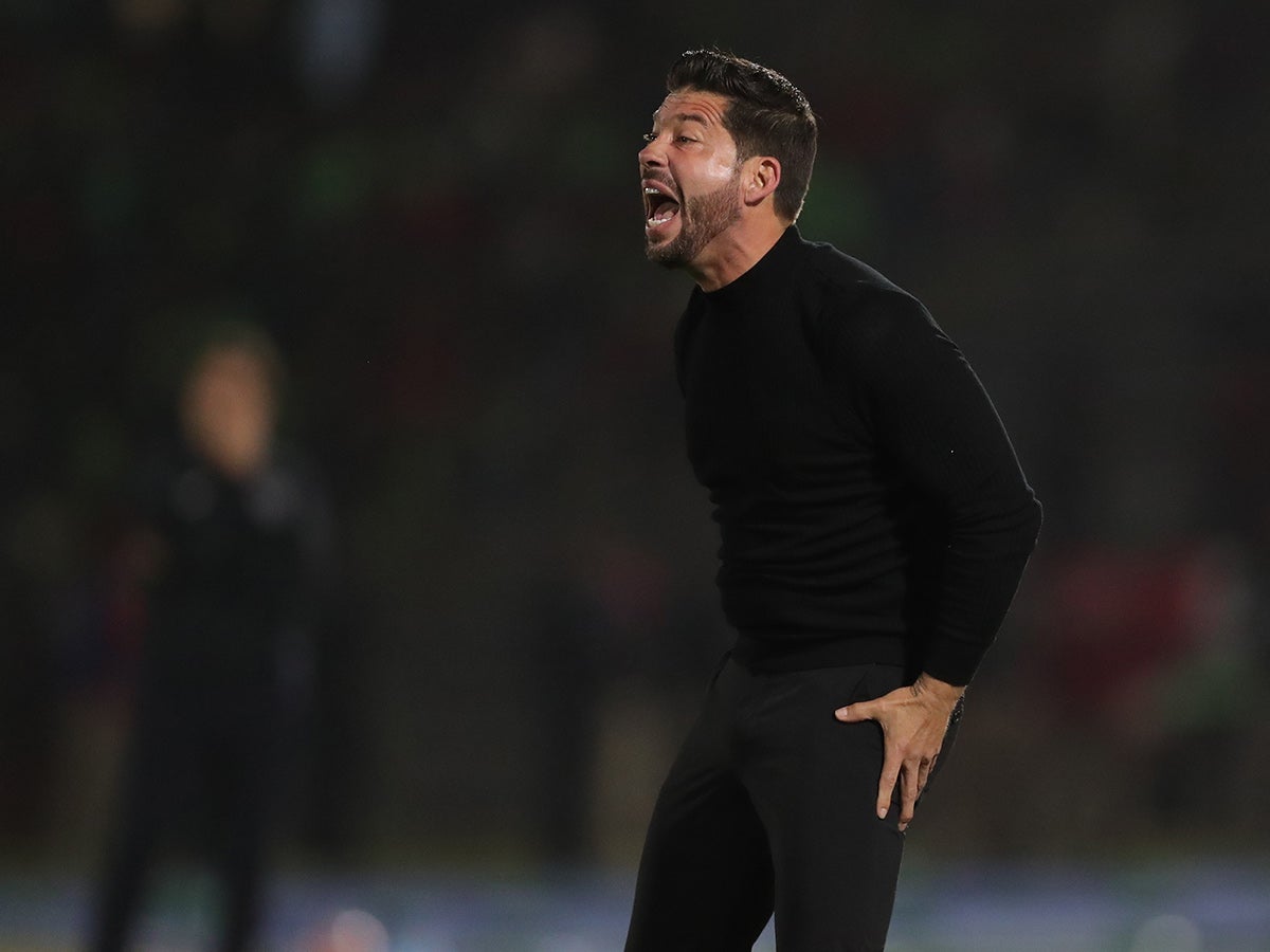 Benjamín Mora condicionará su estadía en Querétaro