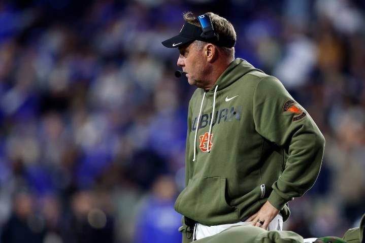 Scarbinsky: Can Auburn correct its mistake when the people that hired Hugh Freeze are still in place?